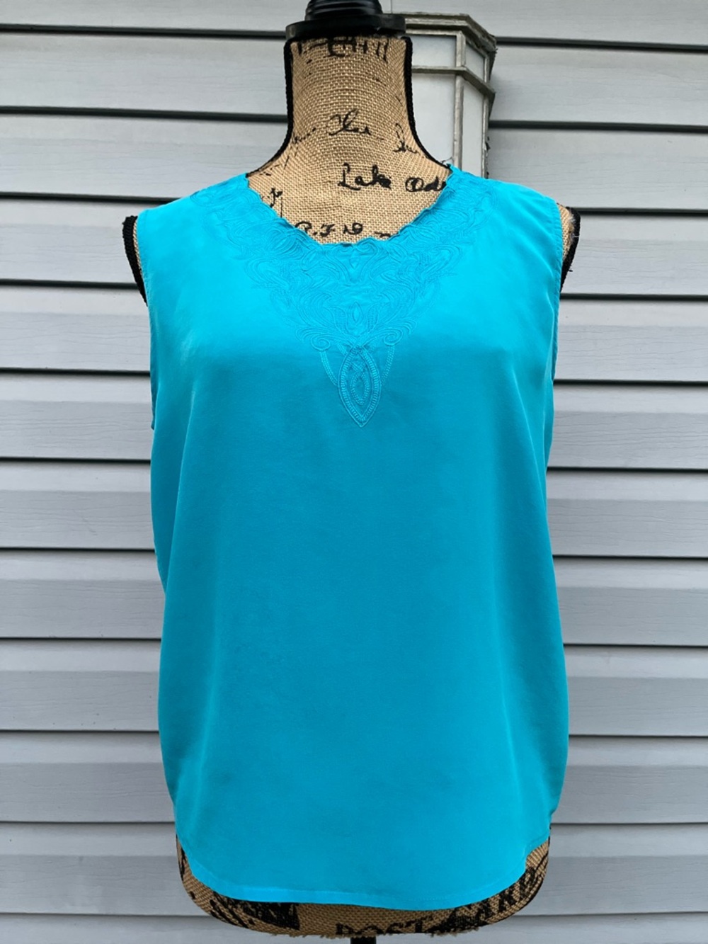 Vintage SilkLand Electric Blue Embroidered Sleeveless Camisole Top